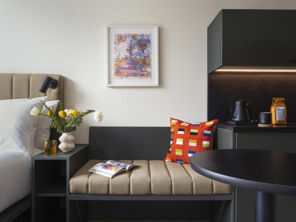 Standard Queen Room interior