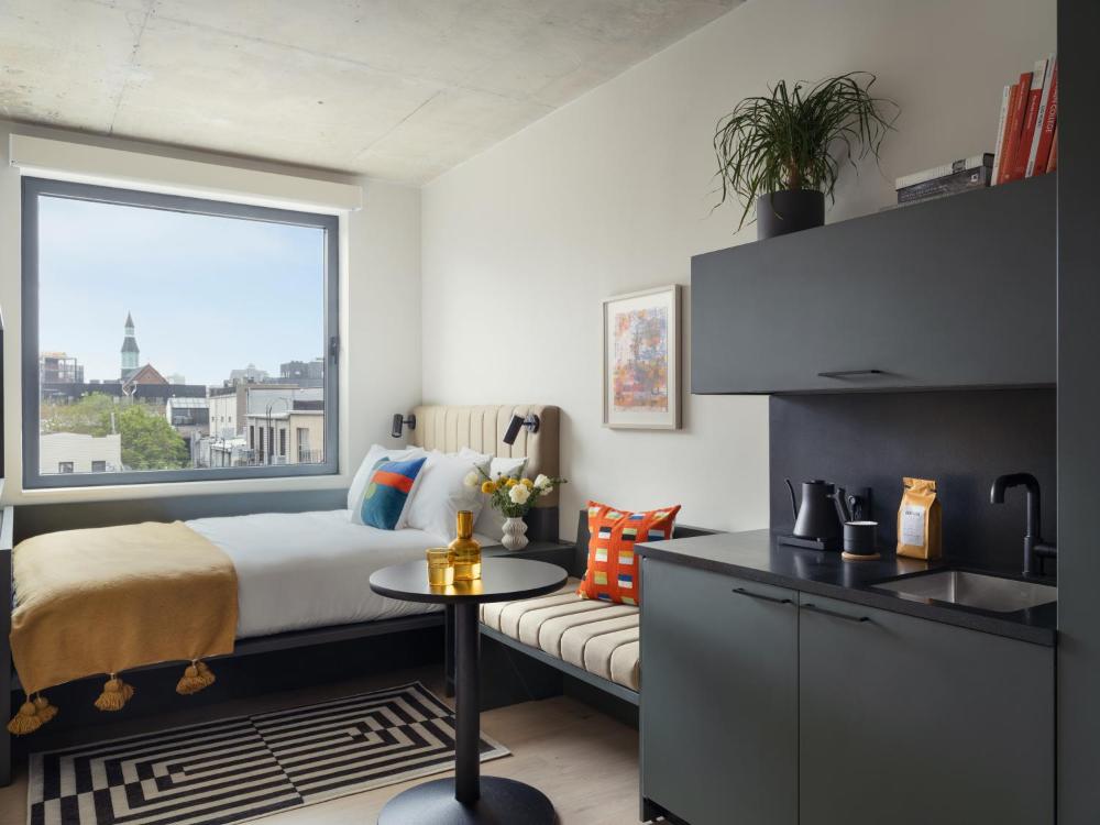Queen Accessible interior